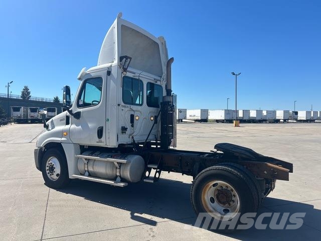 Freightliner Cascadia 125 Vilcēji
