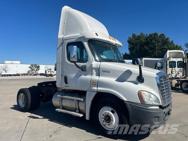 Freightliner Cascadia 125 Vilcēji