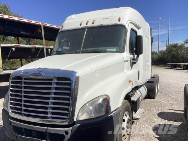 Freightliner Cascadia 125 中古トラクターヘッド | トレーラーヘッド