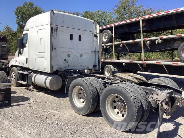 Freightliner Cascadia 125 中古トラクターヘッド | トレーラーヘッド