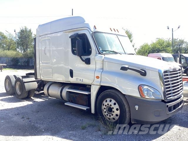 Freightliner Cascadia 125 中古トラクターヘッド | トレーラーヘッド