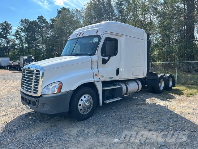 Freightliner Cascadia 125 Trekkers