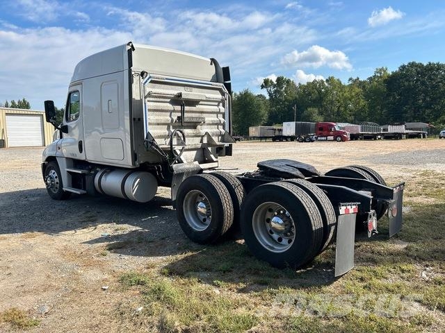 Freightliner Cascadia 125 Trekkers