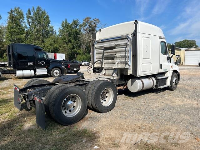 Freightliner Cascadia 125 Trekkers