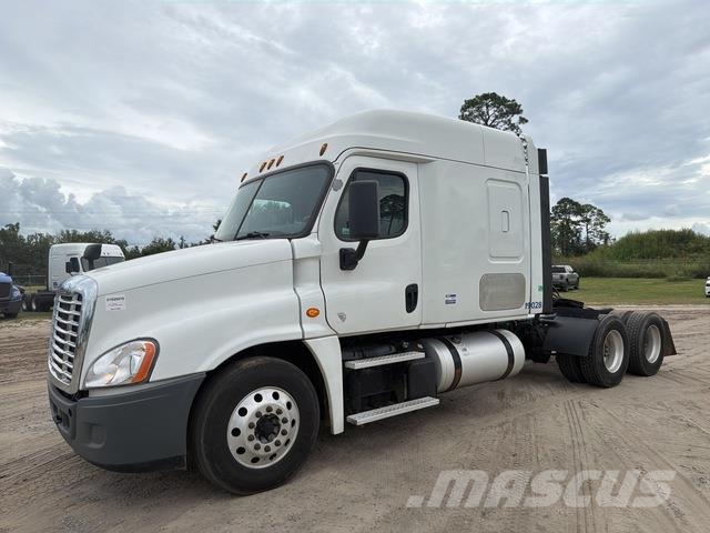 Freightliner Cascadia 125 Trekkers