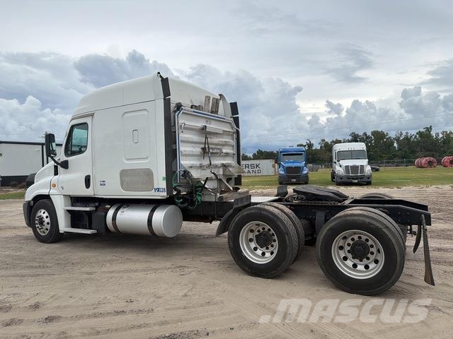 Freightliner Cascadia 125 Trekkers
