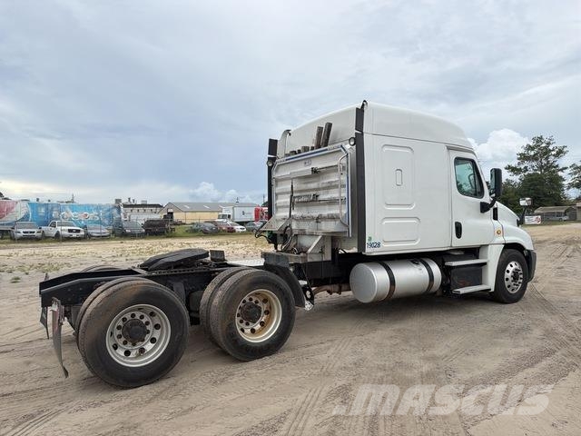 Freightliner Cascadia 125 Trekkers