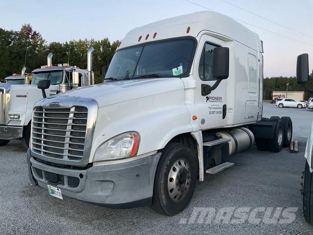 Freightliner Cascadia 125 Τράκτορες