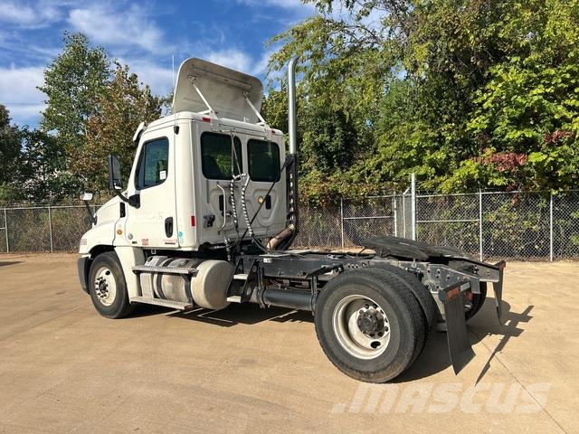 Freightliner Cascadia 125 وحدات الجر