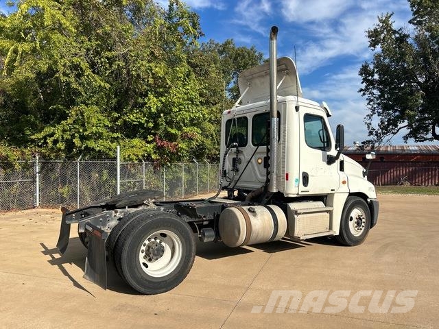 Freightliner Cascadia 125 وحدات الجر