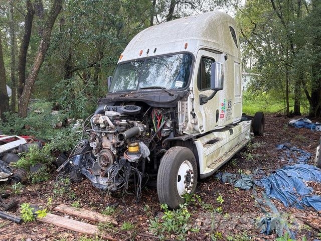 Freightliner Cascadia 125 Vilcēji