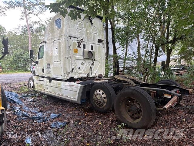 Freightliner Cascadia 125 Vilcēji