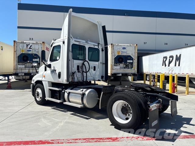 Freightliner Cascadia 125DC Vilcēji