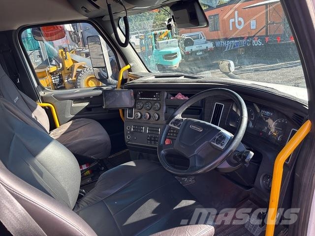 Freightliner Cascadia 126 Sora- ja kippiautot