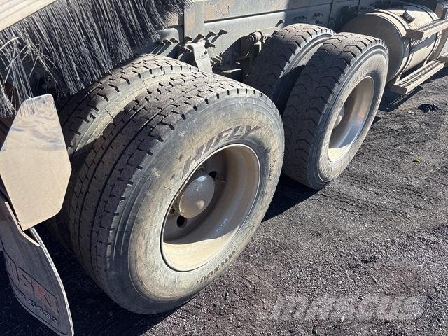 Freightliner Cascadia 126 Sora- ja kippiautot