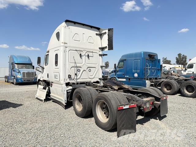 Freightliner Cascadia 126 Tractor Units