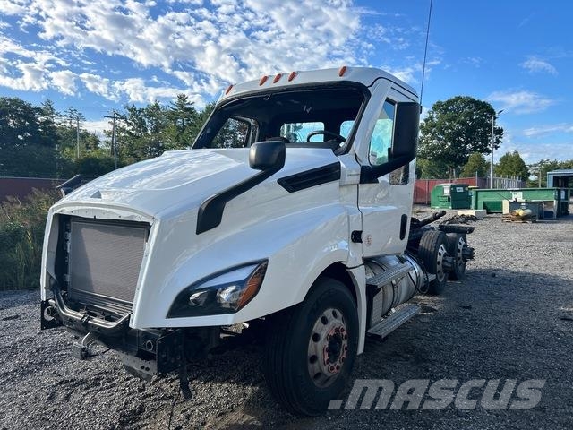 Freightliner Cascadia 126 Prime Movers