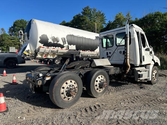 Freightliner Cascadia 126 Prime Movers
