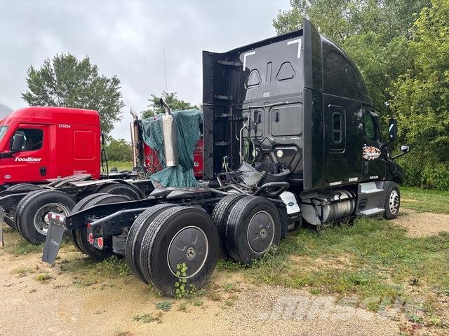 Freightliner Cascadia 126 Тягачі