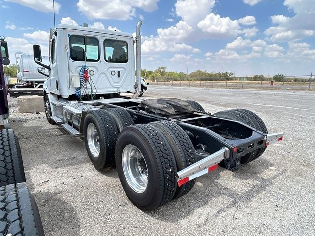 Freightliner Cascadia 126 Prime Movers