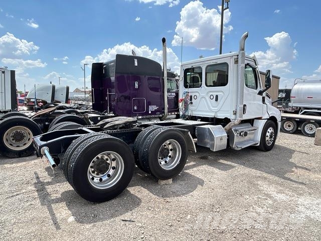 Freightliner Cascadia 126 Prime Movers