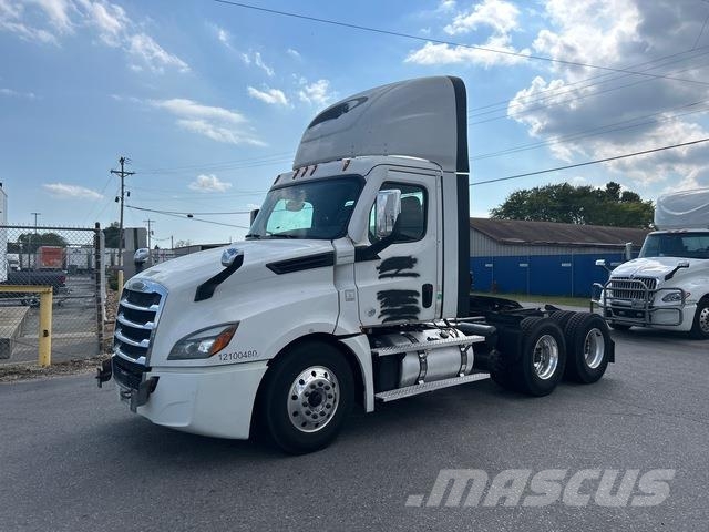 Freightliner Cascadia 126 وحدات الجر