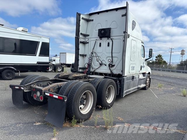 Freightliner Cascadia 126 وحدات الجر