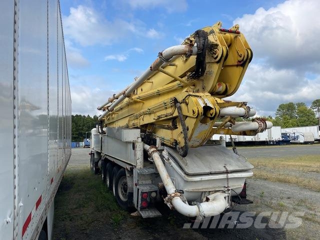 Freightliner COE Concrete pumps