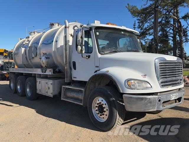 Freightliner Columbia 112 Vesisäiliöautot