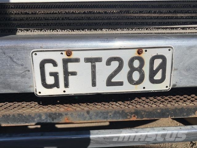 Freightliner Columbia 112 Vesisäiliöautot