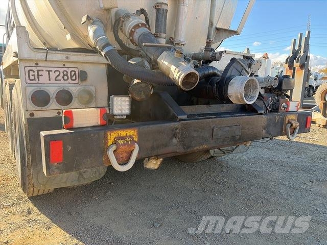 Freightliner Columbia 112 Vesisäiliöautot