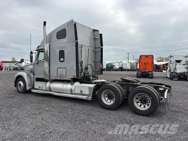 Freightliner Coronado Vlačilci