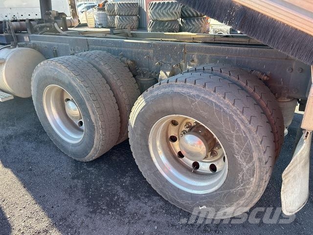 Freightliner Coronado 114 Sora- ja kippiautot