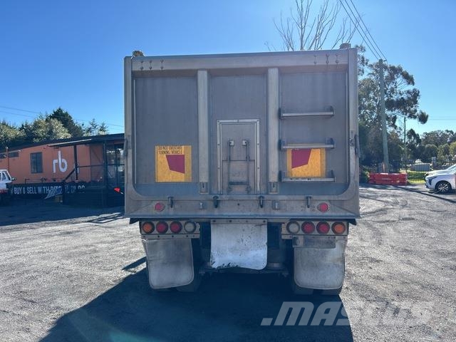 Freightliner Coronado 114 Sora- ja kippiautot