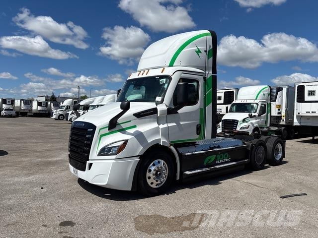 Freightliner EP116 Tractor Units