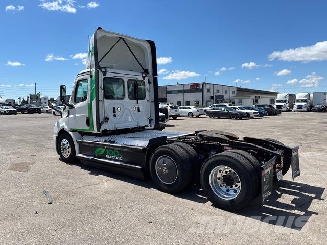 Freightliner EP116 Tractor Units