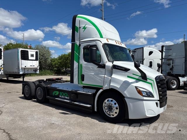 Freightliner EP116 Tractor Units