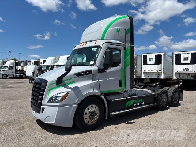 Freightliner EP116 Tractor Units
