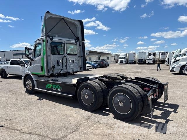 Freightliner EP116 Tractor Units