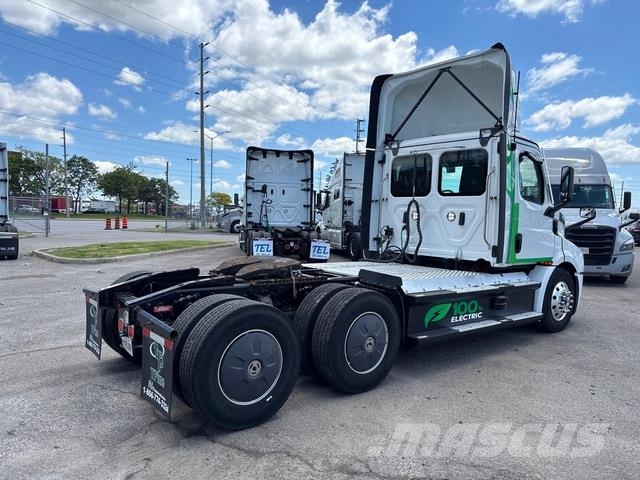 Freightliner EP116 Tractor Units