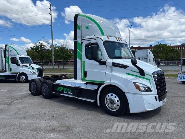Freightliner EP116 Tractor Units