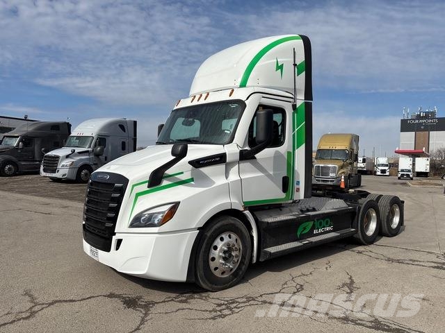 Freightliner EP116 Tractor Units