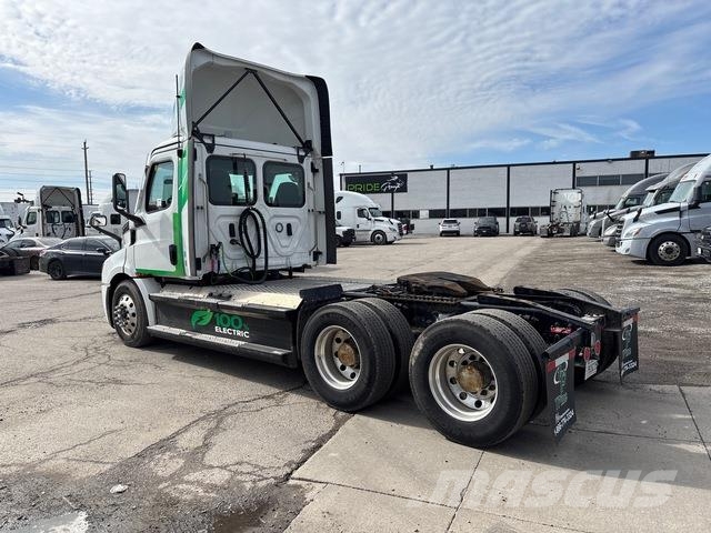 Freightliner EP116 Tractor Units