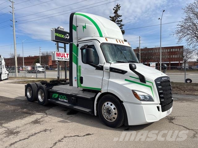 Freightliner EP116 Tractor Units