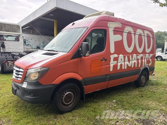 Freightliner F2CA114 Lieferwagen