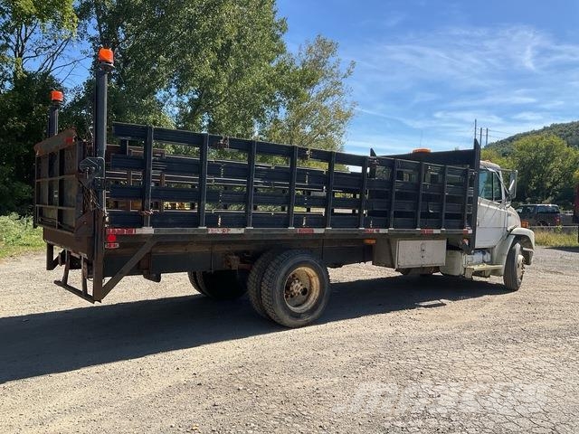 Freightliner FL 70 Flatbed / Dropside trucks