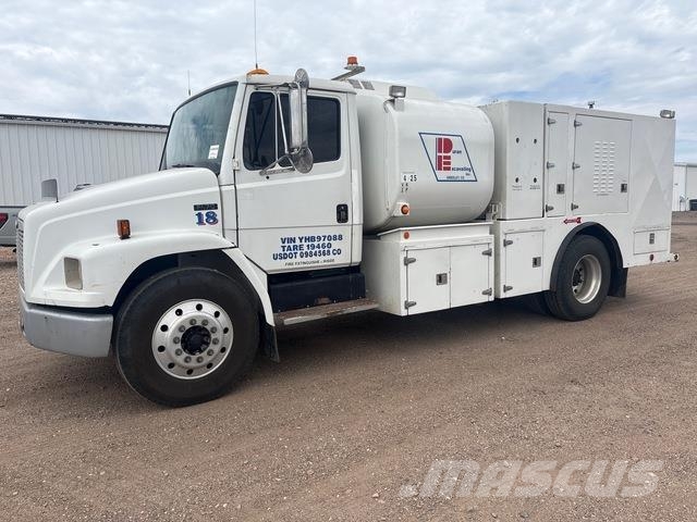Freightliner FL70 Цистерна
