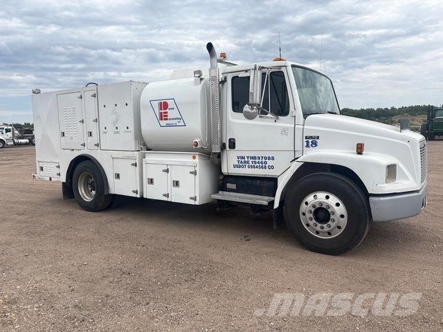 Freightliner FL70 Цистерна
