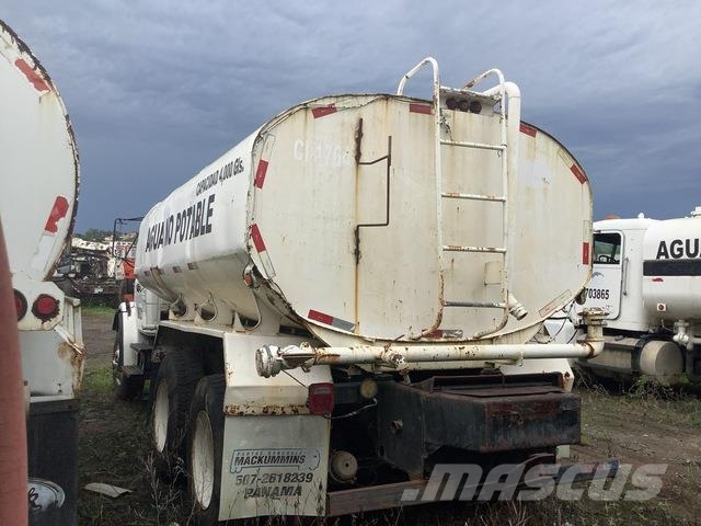 Freightliner FL80 Kamioni za vodu