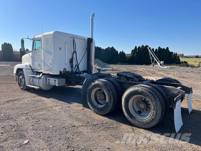 Freightliner FLD 120 曳引機組件
